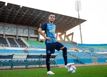 بيراميدز يحسم موقفه بشأن مصطفى فتحي بعد مفاوضات الأهلي