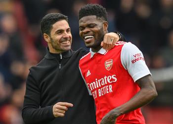 أرتيتا يحسم مستقبل توماس بارتي مع آرسنال