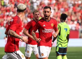 فيديو برونو فرنانديز يقود مانشستر يونايتد للفوز على آرسنال ودي ا