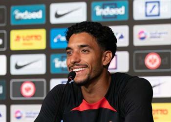 عمر مرموش يتعرض لموقف طريف مع آينتراخت فرانكفورت ويؤكد طموحاتي عالية