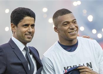 مثير للاشمئزاز صحفي فرنسي مقرب من مبابي يهاجم الخليفي بسبب عرض الهلال