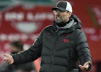 بعد جلسة كلوب لاعب ليفربول يودع زملاءه قبل الرحيل