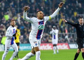 تقارير عائلة مبابي توافق على عرض الهلال السعودي