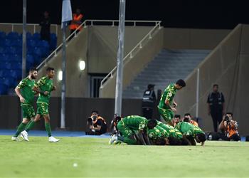 فيديو علاء عبد الزهرة ي سجل هدف الشرطة الأول أمام الصفاقسي وطرد أحمد العجال