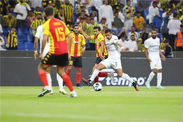 فيديو | بنزيما يقود اتحاد جدة للفوز على الترجي في البطولة العربية - بطولات