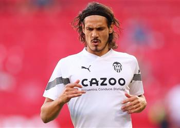 بعد موسم واحد مع فالنسيا كافاني يقترب من بوكا جونيورز