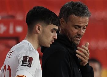 تقارير توضح موقف بيدري من عرض باريس سان جيرمان