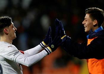 موندو ديبورتيفو أوزيل ينصح أردا جولر بعدم الانضمام إلى برشلونة