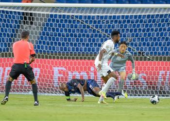 فيديو مدافع الشباب الزمالك فريق كبير والفوز عليه كان صعب ا