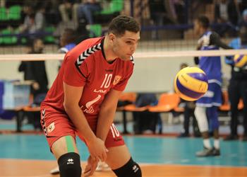 كرة طائرة محمد عادل يقترب من التوقيع مع حتا الإماراتي بعد موافقة الأهلي