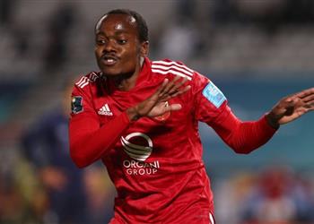 كيك أوف توضح حقيقة رحيل بيرسي تاو عن الأهلي والعودة إلى صن داونز