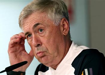 أنشيلوتي يوضح موقفه من تعاقد ريال مدريد مع مهاجم وإمكانية خضوع جولر لجراحة