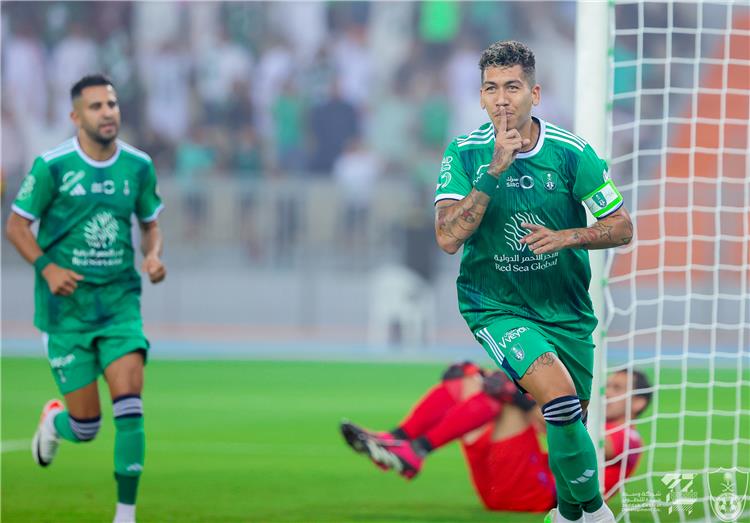 هاتريك فيرمينو يقود الأهلي للفوز على الحزم في افتتاح الدوري السعودي - بطولات