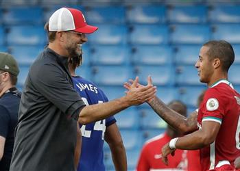 بعد اهتمام أهلي جدة كلوب يوضح موقف تياجو ألكانتارا من مغادرة ليفربول