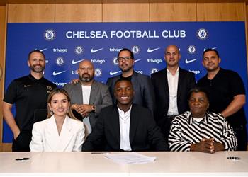 رسمي ا تشيلسي يعلن تعاقده مع كايسيدو