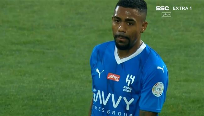 مالكوم كاد ان يسجل هدف رائع امام ابها بالدوري السعودي