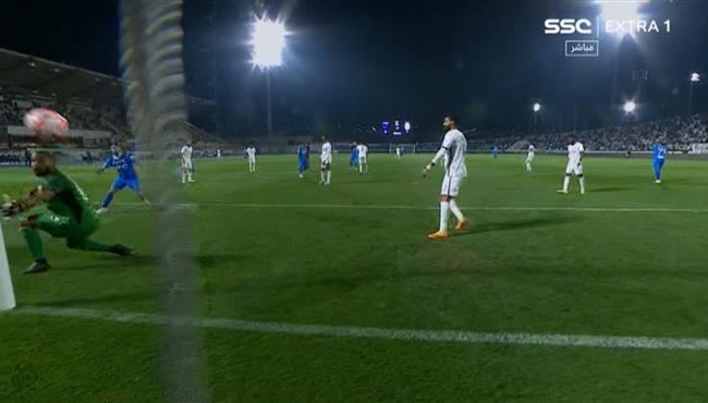 لقطة طريفه من حارس ابها امام الهلال بالدوري السعودي