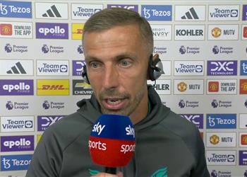 مدرب ولفرهامبتون منتقد ا عدم احتساب ركلة جزاء أمام مانشستر يونايتد أونانا كاد أن يخلع رأس لاعبنا