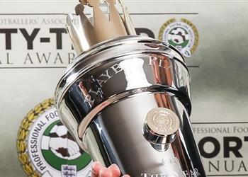 المرشحون لجائزة الأفضل في الدوري الإنجليزي موقف محمد صلاح