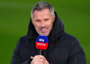 كاراجر يختار أفضل جناح أيمن في الدوري الإنجليزي بين محمد صلاح وساكا