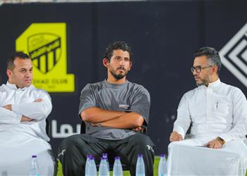 تقارير توضح كواليس حضور أحمد حجازي لمران اتحاد جدة