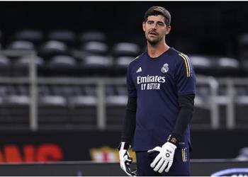 ريال مدريد ي علن نجاح جراحة كورتوا في الرباط الصليبي