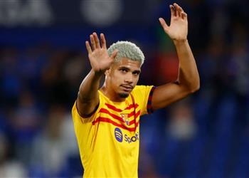 موندو ديبورتيفو توضح مدة غياب أراوخو المتوقعة عن برشلونة بعد إصابته