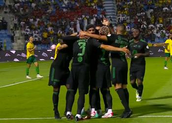 فيديو إيبانيز يسجل هدف الأهلي الأول أمام الخليج