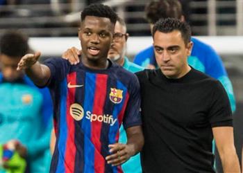 تشافي يعلق ساخر ا على أنباء انتقال أنسو فاتي إلى ريال مدريد