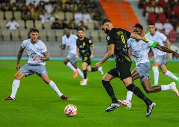 فيديو اتحاد جدة يفوز على الطائي بثنائية ويتصدر ترتيب الدوري السعودي