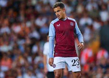 فيديو بعد دخوله بديل ا كوتينيو يغادر مباراة أستون فيلا وإيفرتون بإصابة قوية