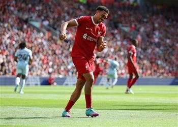 كلوب ي قلل من مخاوف إصابة أرنولد أمام بورنموث