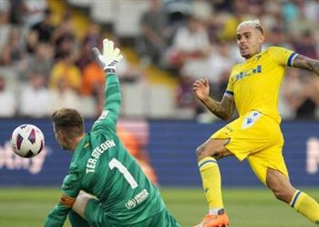 تير شتيجن حكم مباراة برشلونة وقادش أشهر لي بطاقة صفراء لتحدثي معه باحترام