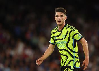 توقف مباراة آرسنال وكريستال بالاس بسبب عدسة ديكلان رايس