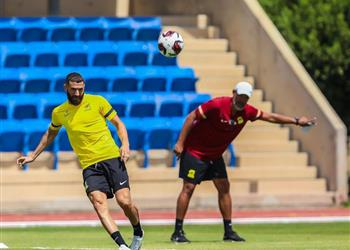 خلاف حاد بين مدرب اتحاد جدة وبنزيما لا يناسب طريقة اللعب ورفض طلب اللاعب