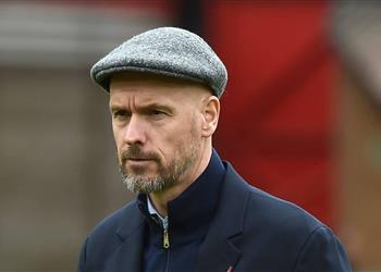 تين هاج يطالب مانشستر يونايتد بضم لاعب برشلونة الأسبق