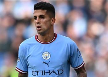 كانسيلو يغيب عن التدريبات وينتظر خطوة من مانشستر سيتي لإتمام انتقاله إلى برشلونة