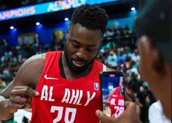 الأهلي يتعاقد مع مايكل فاكوادي من أجل البطولة العربية وكأس العالم للسلة