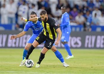 فيديو كريم بنزيما يسجل هدف اتحاد جدة الأول أمام الرياض