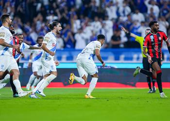 فيديو عبد الله الحمدان يسجل هدف الهلال الرابع أمام الرائد