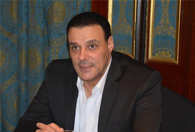 عصام عبد الفتاح المحاضر الدولي ورئيس لجنة الحكام السابق