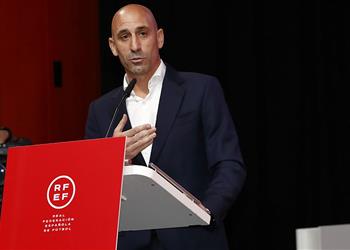 رسمي ا الاتحاد الإسباني يعلن رئيسه المؤقت بعد إيقاف روبياليس