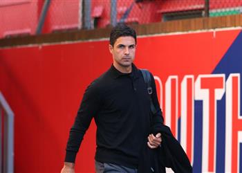 آرسنال يدرس ضم مدافع برشلونة بعد إصابة تيمبر