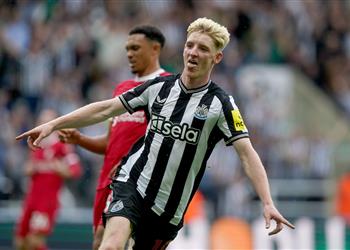 فيديو جوردون يسجل هدف نيوكاسل الأول أمام ليفربول