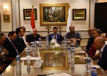 وزير الرياضة يحضر اجتماع ا هام ا للجنة الأولمبية ورئيس الاتحاد الدولي لكرة اليد