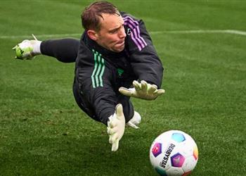 نوير يعود إلى تدريبات بايرن ميونخ بعد غياب طويل