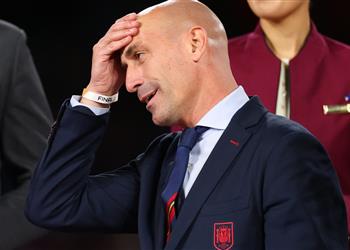 والدة روبياليس ت ضرب عن الطعام بعد الهجوم عليه بسبب تصرفه المشين