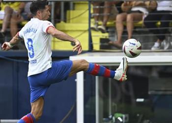 ليفاندوفسكي لا أحصل على الدعم الكافي للتسجيل مع برشلونة