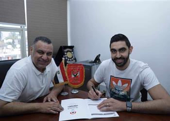 الأهلي يجدد عقد عمر طارق لاعب فريق السلة