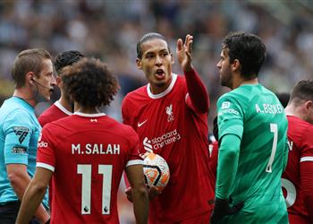 الاتحاد الإنجليزي يوجه اتهام ا إلى فان دايك بسبب مواجهة نيوكاسل